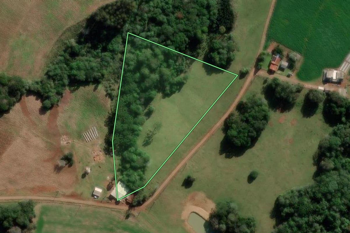 Imagem de satélite do imóvel rural em Barros Cassal (RS), com o contorno declarado no CAR desenhado por cima.