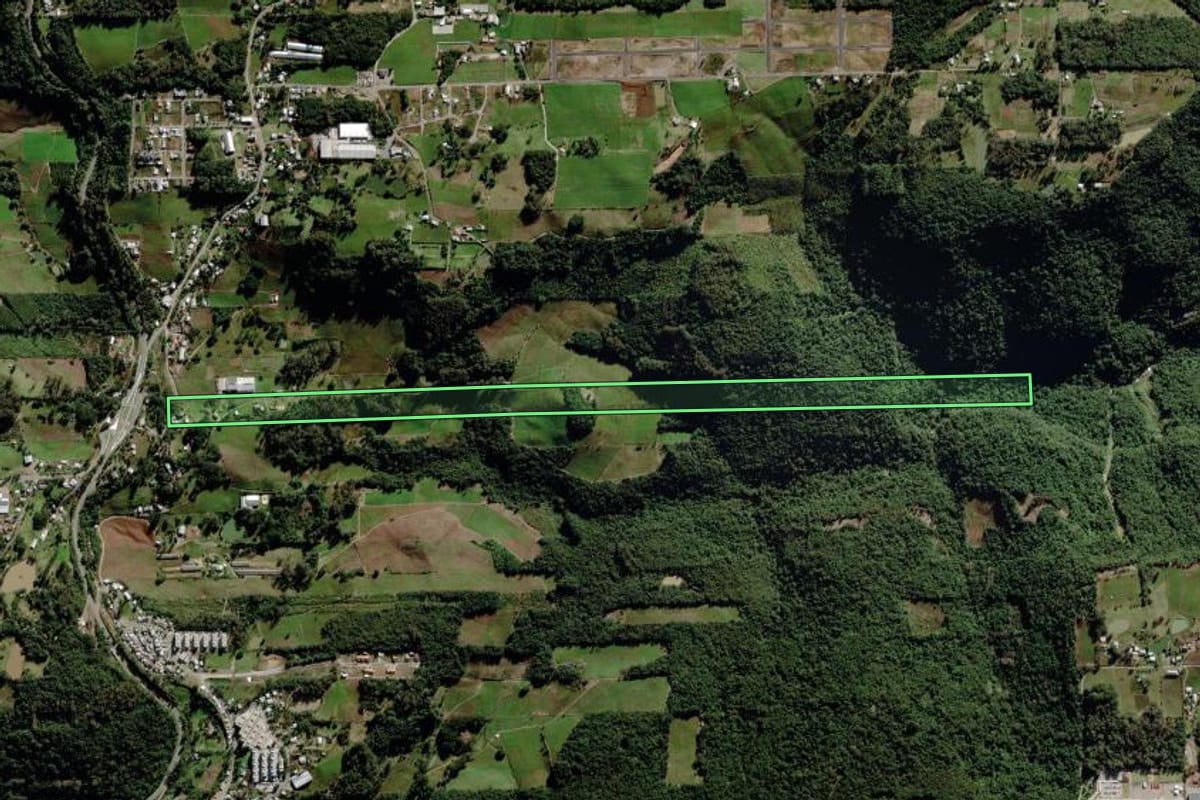 Imagem de satélite do imóvel rural em Bento Gonçalves (RS), com o contorno declarado no CAR desenhado por cima.