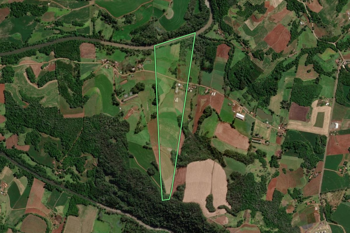 Imagem de satélite do imóvel rural em Boa Vista do Buricá (RS), com o contorno declarado no CAR desenhado por cima.