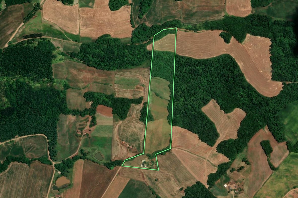 Imagem de satélite do imóvel rural em Boa Vista do Buricá (RS), com o contorno declarado no CAR desenhado por cima.