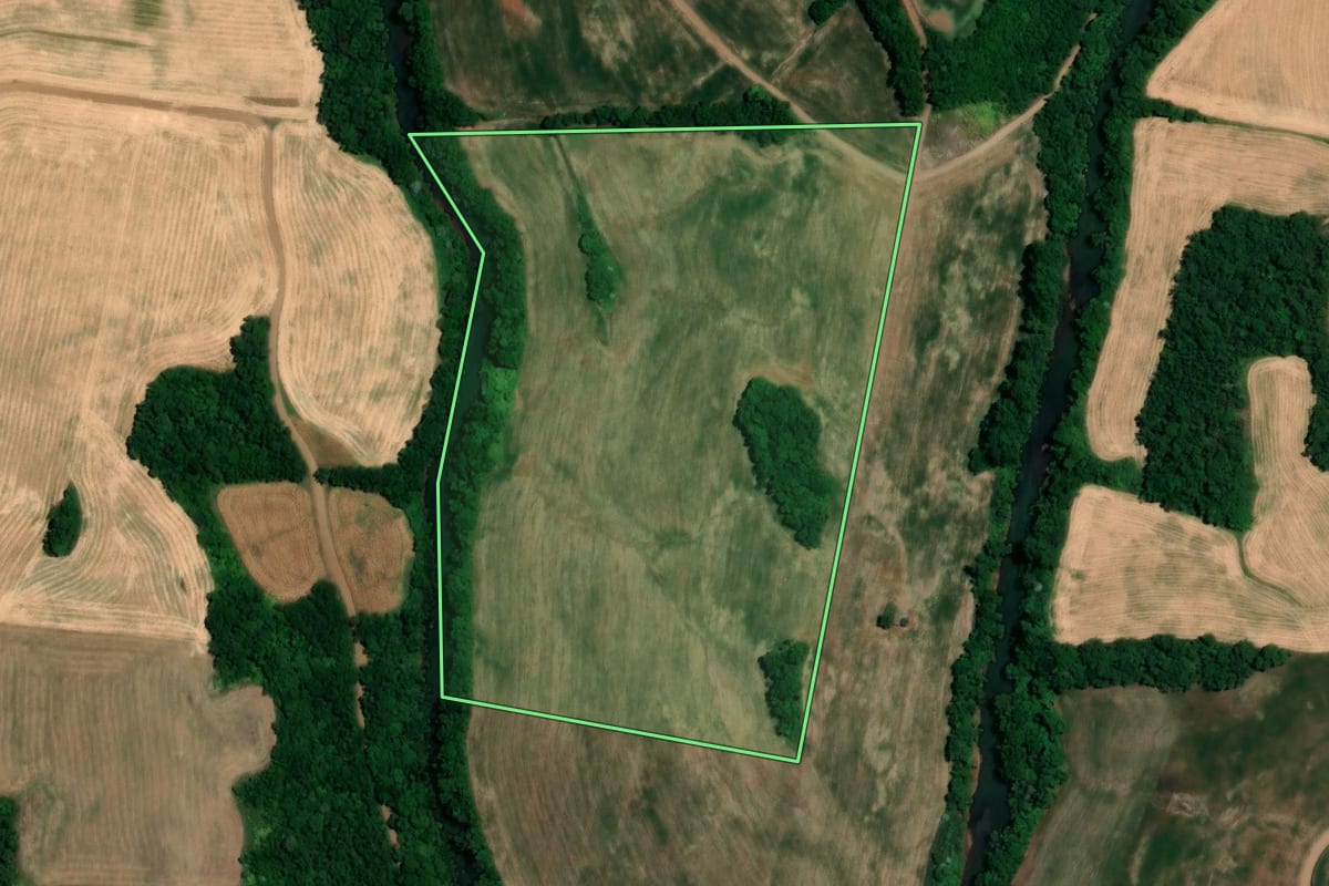 Imagem de satélite do imóvel rural em Boa Vista do Buricá (RS), com o contorno declarado no CAR desenhado por cima.