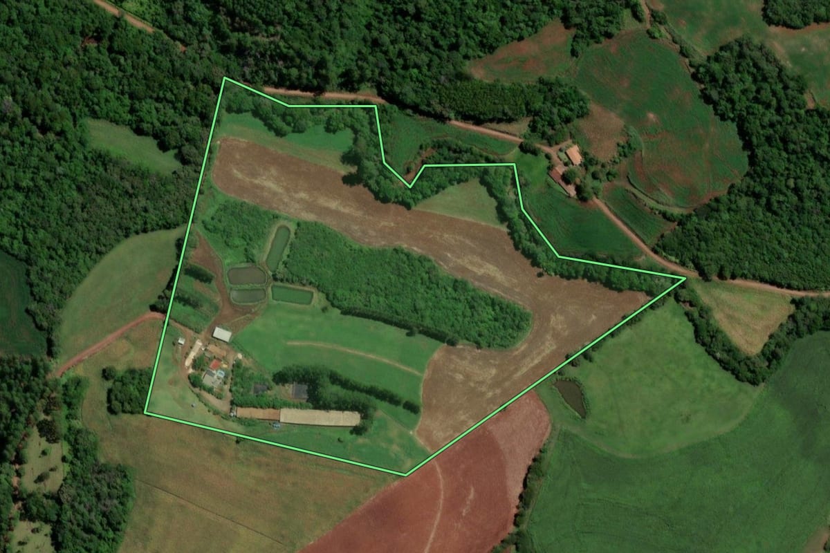 Imagem de satélite do imóvel rural em Boa Vista do Buricá (RS), com o contorno declarado no CAR desenhado por cima.