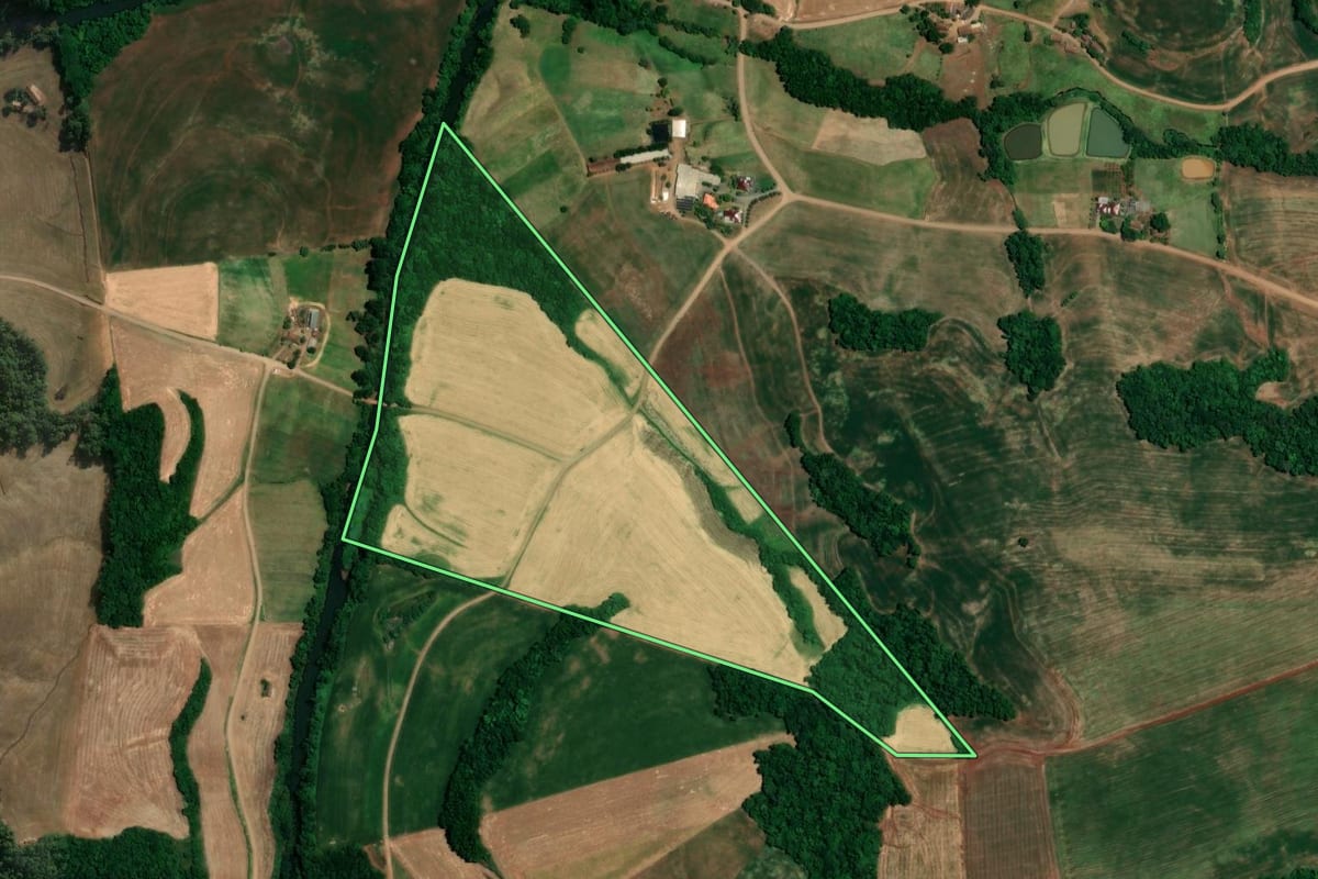 Imagem de satélite do imóvel rural em Boa Vista do Buricá (RS), com o contorno declarado no CAR desenhado por cima.