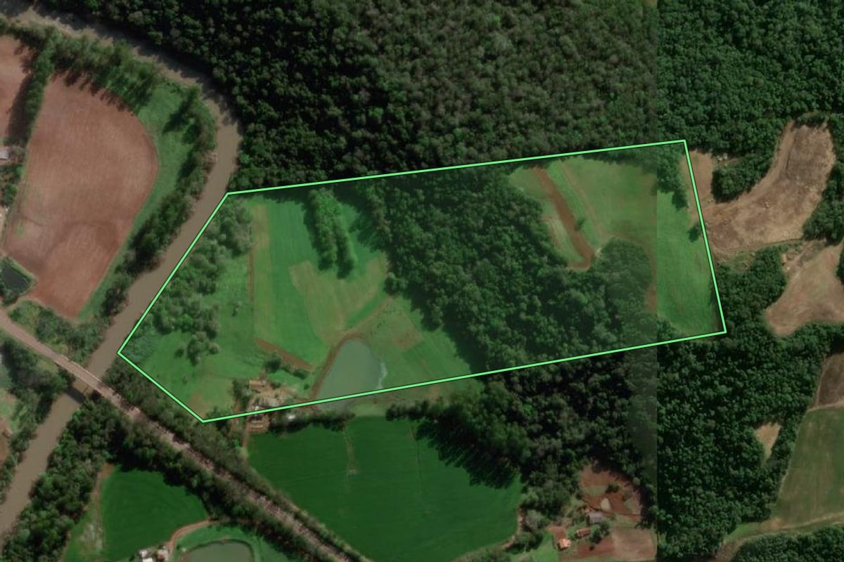 Imagem de satélite do imóvel rural em Boa Vista do Buricá (RS), com o contorno declarado no CAR desenhado por cima.