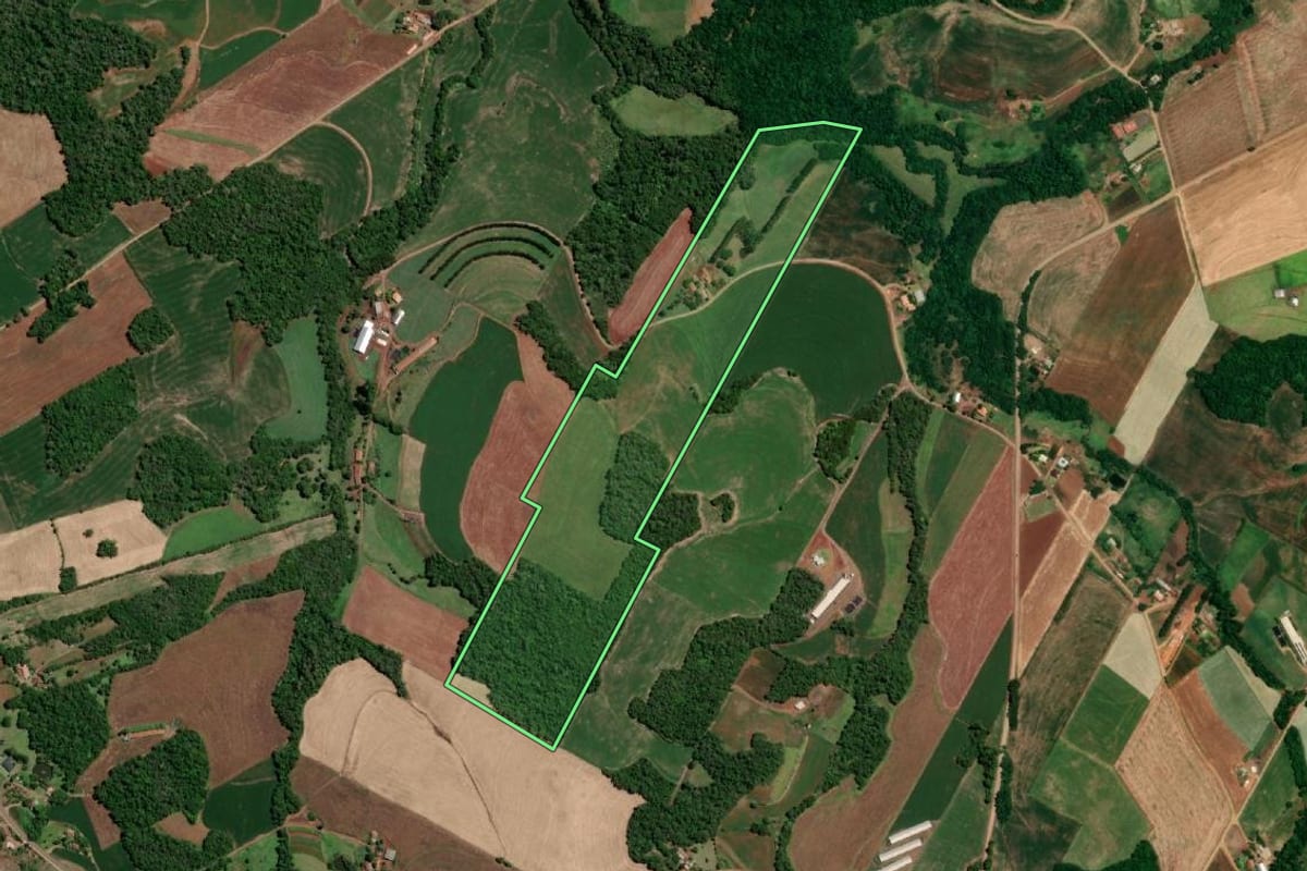 Imagem de satélite do imóvel rural em Boa Vista do Buricá (RS), com o contorno declarado no CAR desenhado por cima.