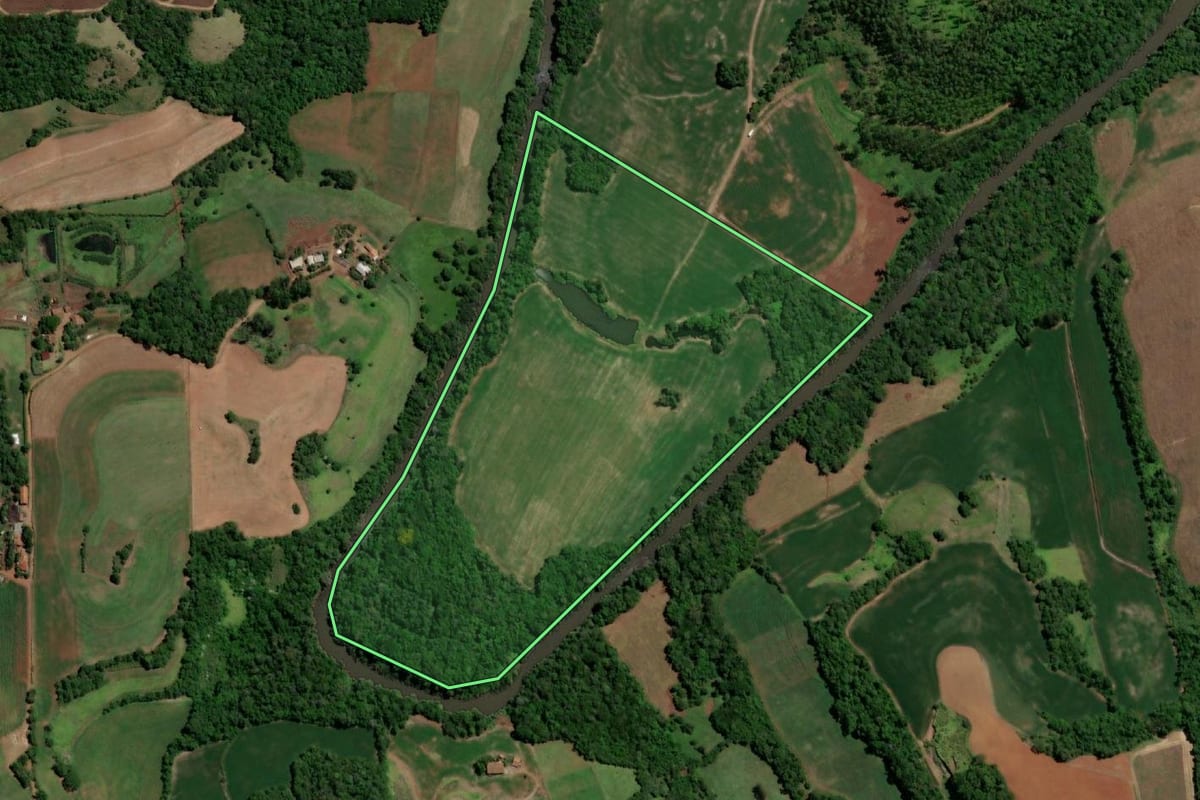 Imagem de satélite do imóvel rural em Boa Vista do Buricá (RS), com o contorno declarado no CAR desenhado por cima.