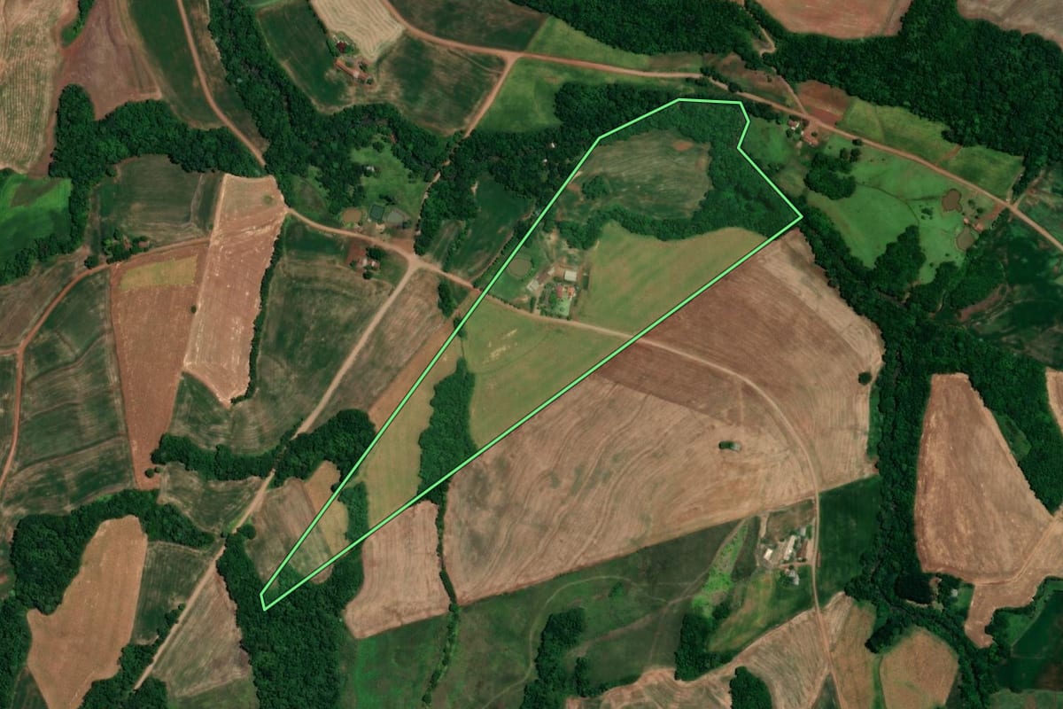 Imagem de satélite do imóvel rural em Boa Vista do Buricá (RS), com o contorno declarado no CAR desenhado por cima.