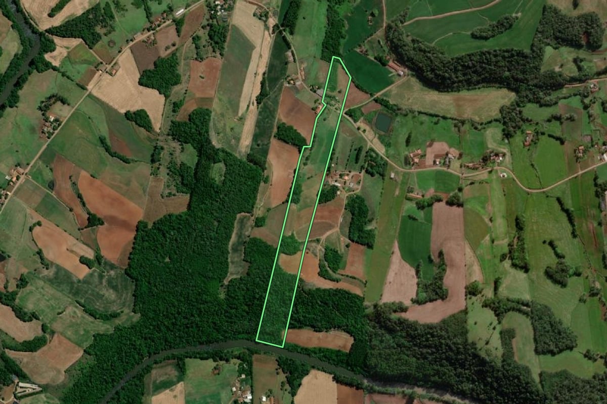 Imagem de satélite do imóvel rural em Boa Vista do Buricá (RS), com o contorno declarado no CAR desenhado por cima.
