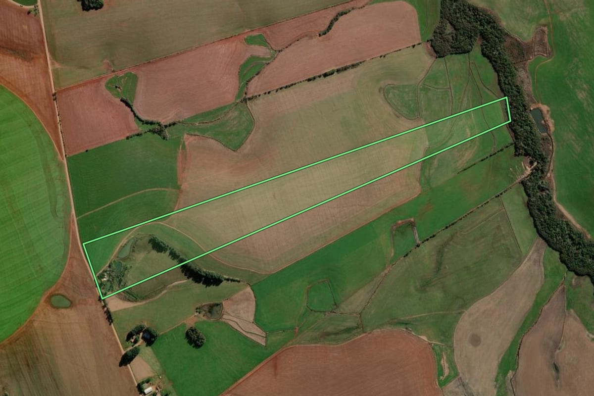 Imagem de satélite do imóvel rural em Boa Vista do Cadeado (RS), com o contorno declarado no CAR desenhado por cima.