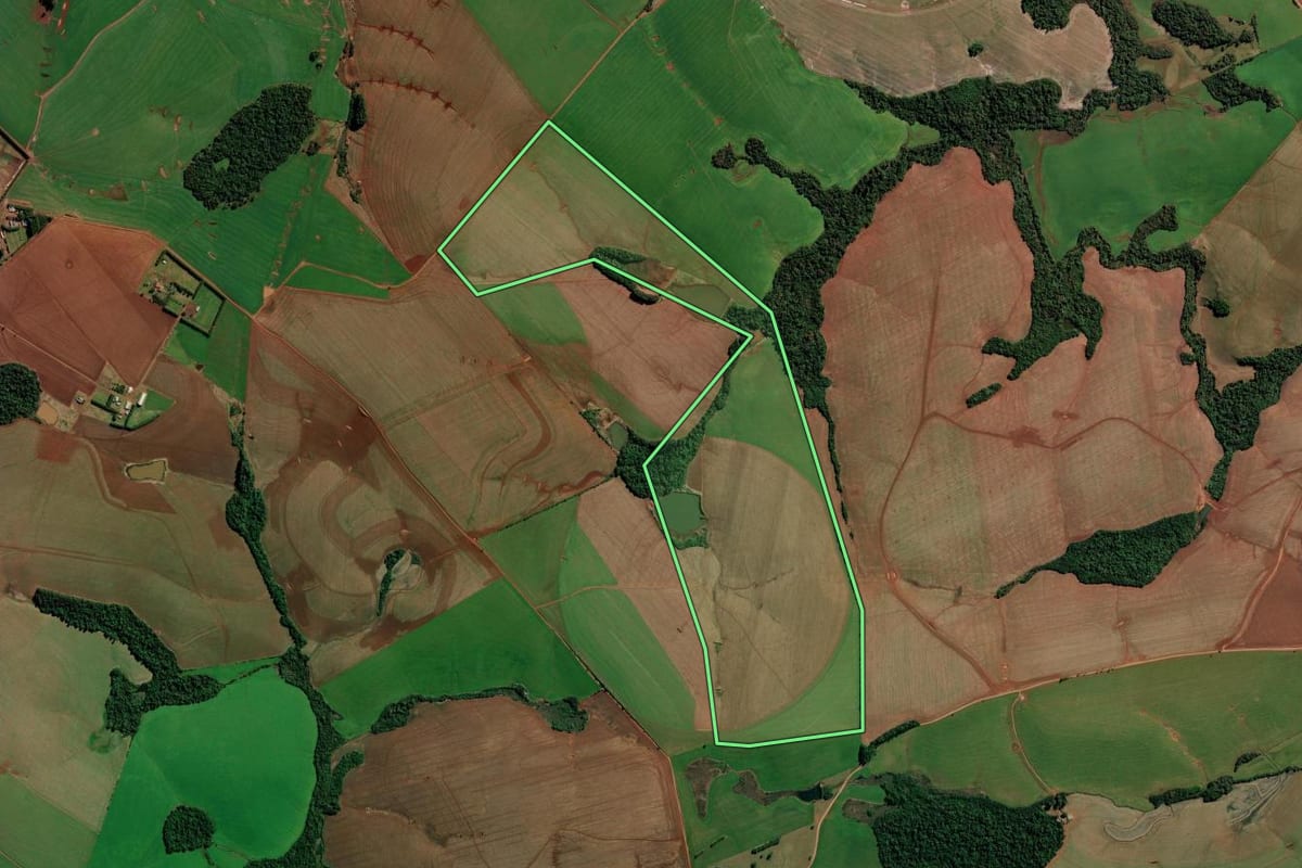 Imagem de satélite do imóvel rural em Boa Vista do Cadeado (RS), com o contorno declarado no CAR desenhado por cima.