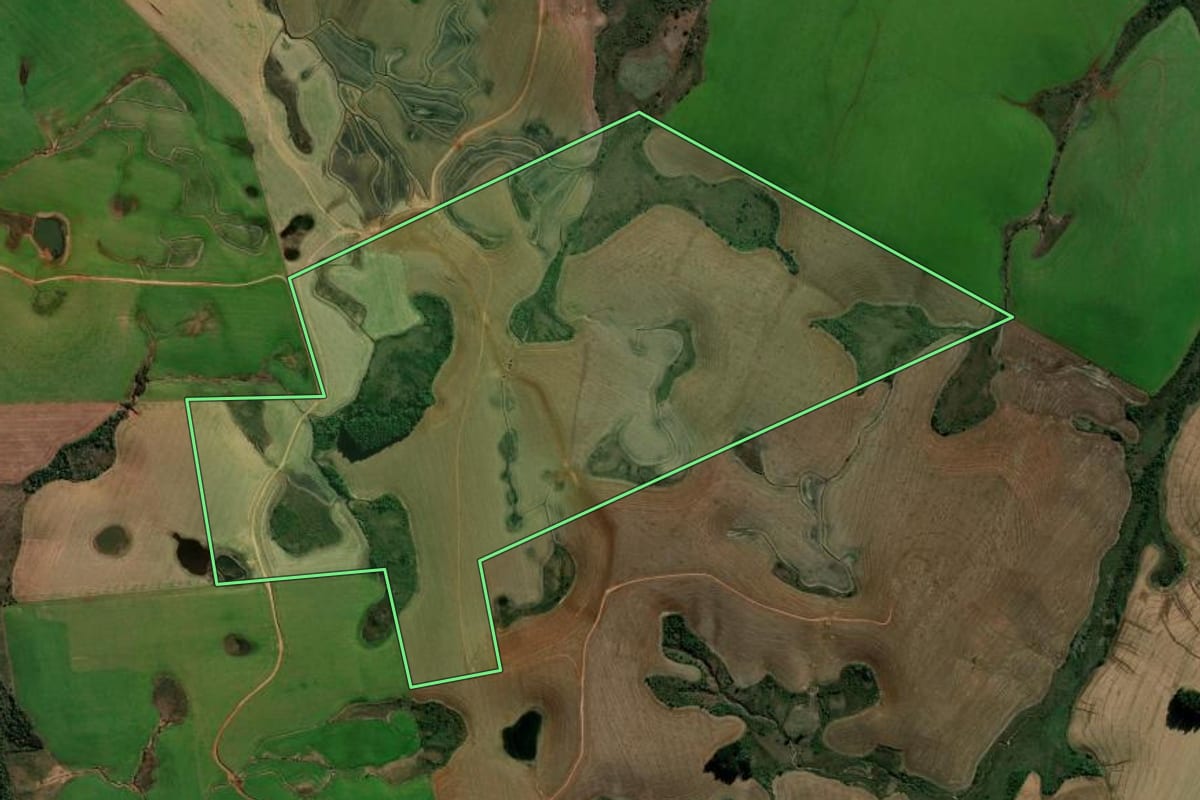 Imagem de satélite do imóvel rural em Boa Vista do Cadeado (RS), com o contorno declarado no CAR desenhado por cima.