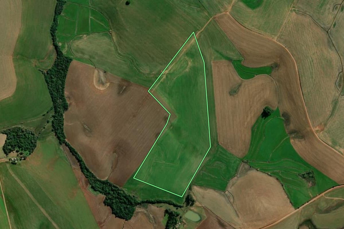 Imagem de satélite do imóvel rural em Boa Vista do Cadeado (RS), com o contorno declarado no CAR desenhado por cima.