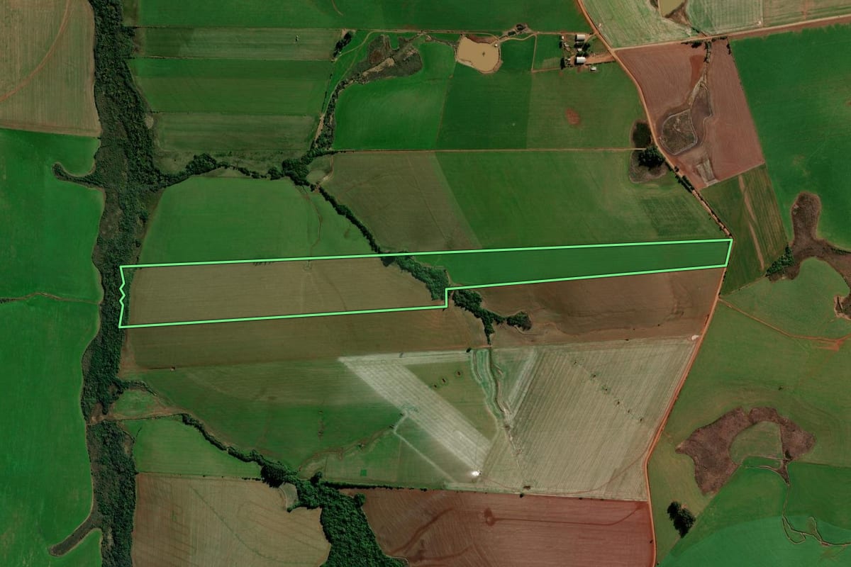 Imagem de satélite do imóvel rural em Boa Vista do Cadeado (RS), com o contorno declarado no CAR desenhado por cima.