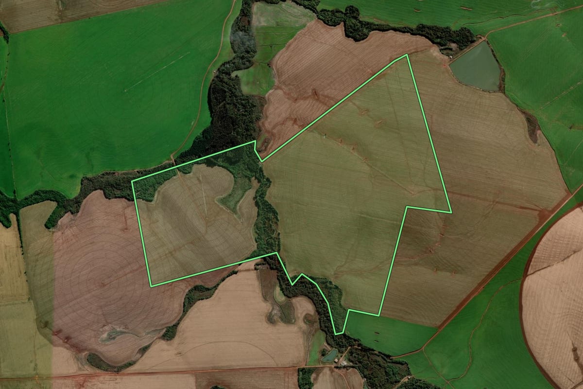 Imagem de satélite do imóvel rural em Boa Vista do Cadeado (RS), com o contorno declarado no CAR desenhado por cima.