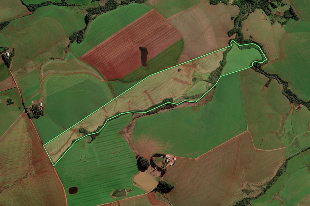 Imagem de satélite do imóvel rural em Boa Vista do Cadeado (RS), com o contorno declarado no CAR desenhado por cima.