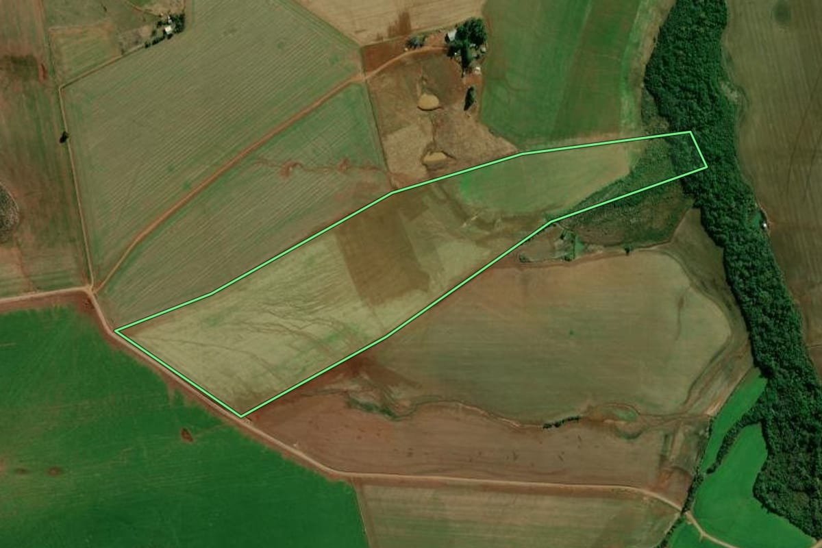 Imagem de satélite do imóvel rural em Boa Vista do Cadeado (RS), com o contorno declarado no CAR desenhado por cima.