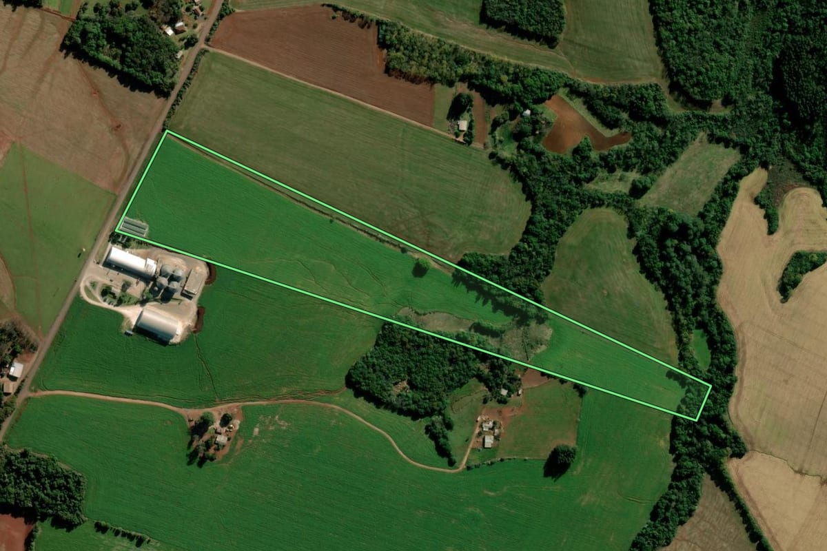 Imagem de satélite do imóvel rural em Boa Vista do Cadeado (RS), com o contorno declarado no CAR desenhado por cima.