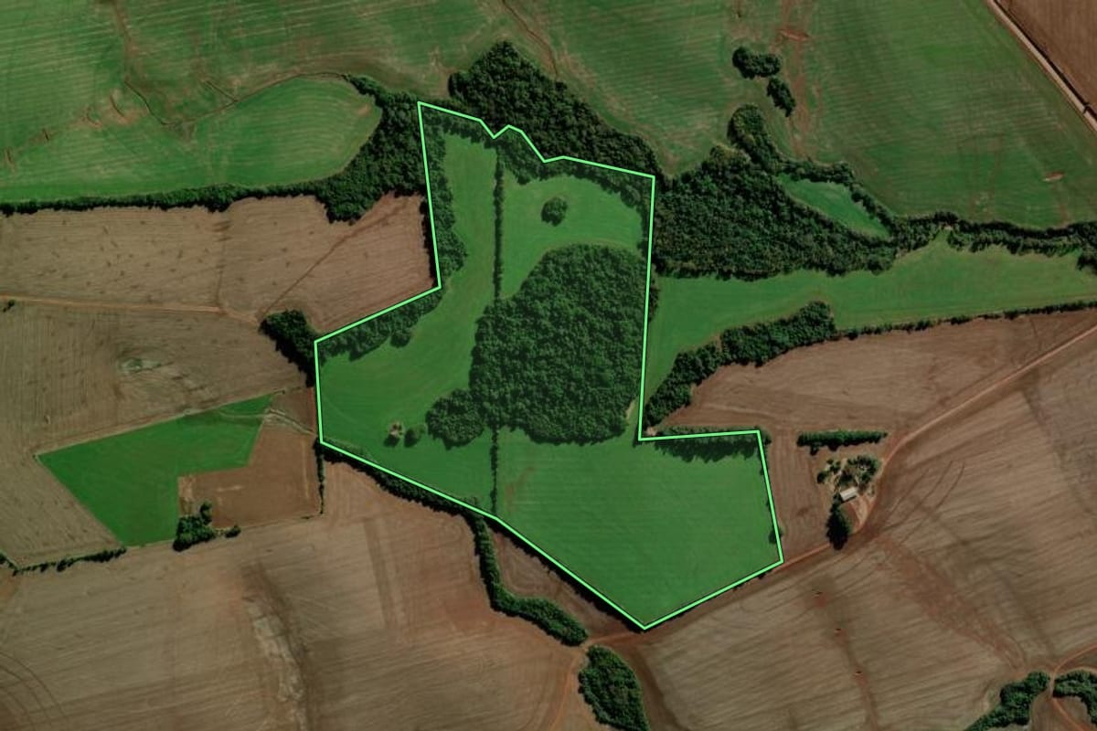 Imagem de satélite do imóvel rural em Boa Vista do Cadeado (RS), com o contorno declarado no CAR desenhado por cima.