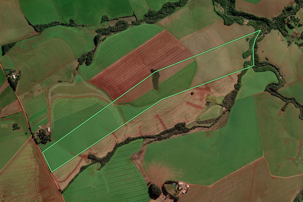 Imagem de satélite do imóvel rural em Boa Vista do Cadeado (RS), com o contorno declarado no CAR desenhado por cima.