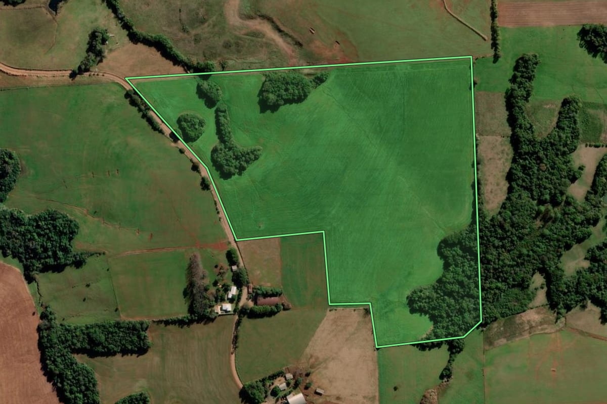 Imagem de satélite do imóvel rural em Boa Vista do Cadeado (RS), com o contorno declarado no CAR desenhado por cima.