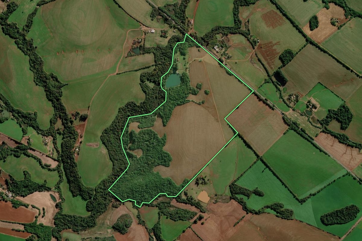 Imagem de satélite do imóvel rural em Boa Vista do Cadeado (RS), com o contorno declarado no CAR desenhado por cima.