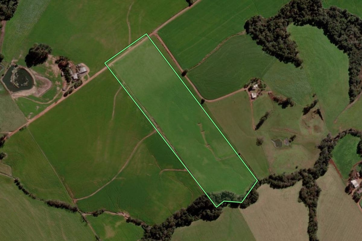 Imagem de satélite do imóvel rural em Boa Vista do Incra (RS), com o contorno declarado no CAR desenhado por cima.