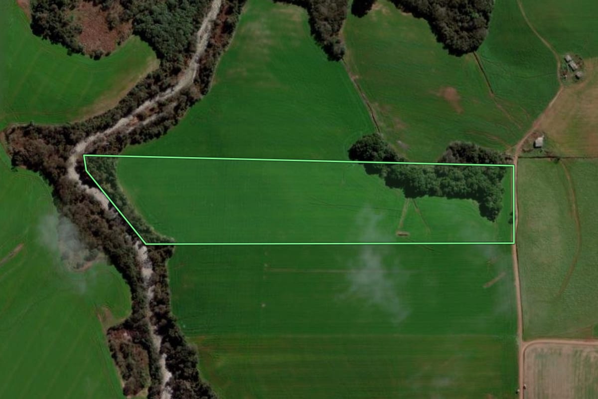 Imagem de satélite do imóvel rural em Boa Vista do Incra (RS), com o contorno declarado no CAR desenhado por cima.