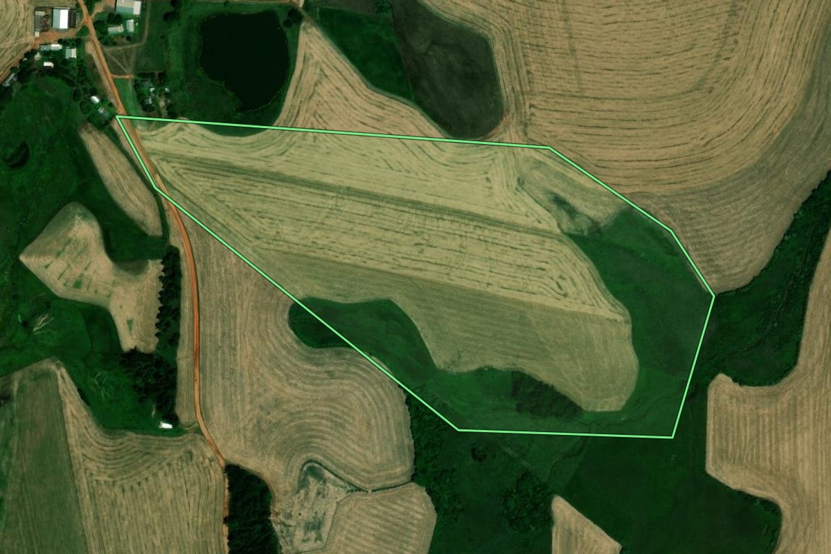 Imagem de satélite do imóvel rural em Boa Vista do Incra (RS), com o contorno declarado no CAR desenhado por cima.