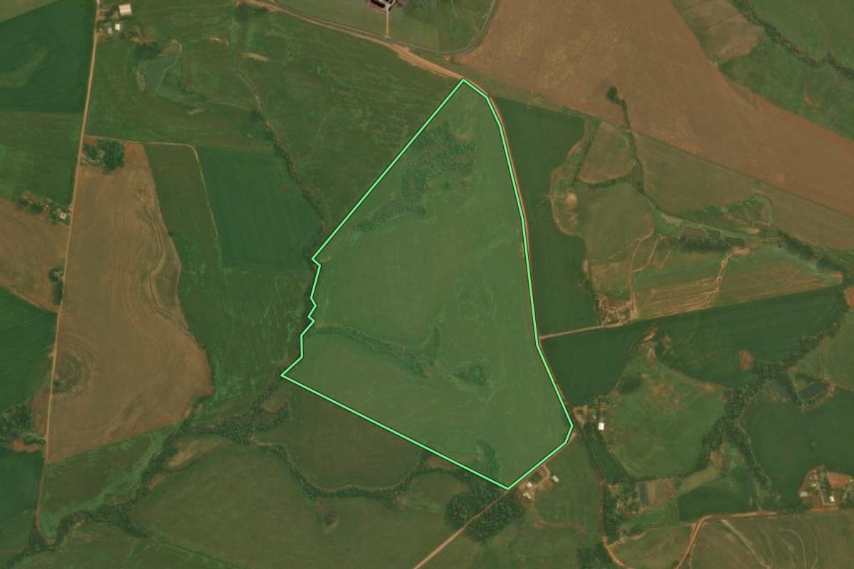 Imagem de satélite do imóvel rural em Boa Vista do Incra (RS), com o contorno declarado no CAR desenhado por cima.
