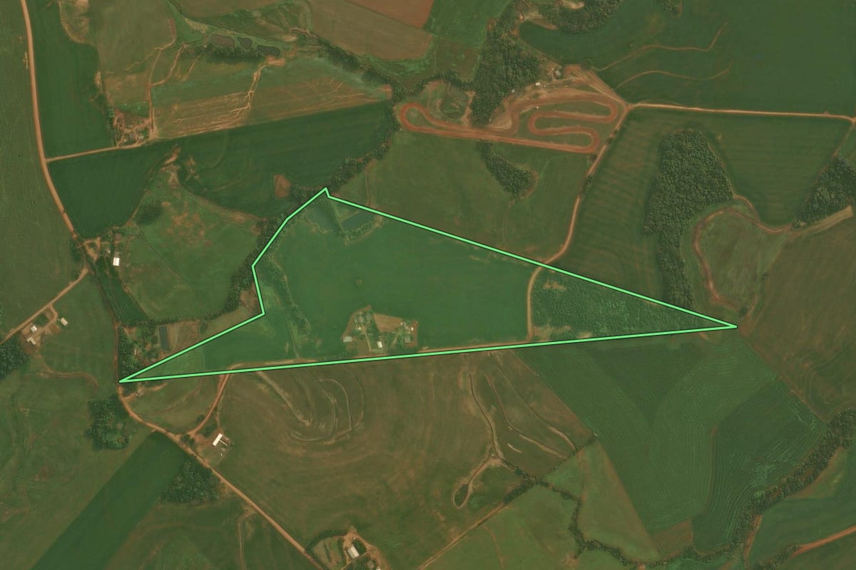 Imagem de satélite do imóvel rural em Boa Vista do Incra (RS), com o contorno declarado no CAR desenhado por cima.