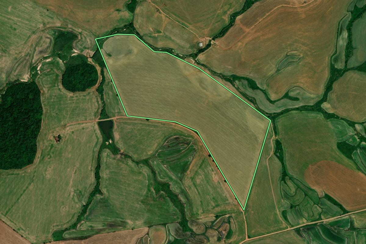 Imagem de satélite do imóvel rural em Boa Vista do Incra (RS), com o contorno declarado no CAR desenhado por cima.