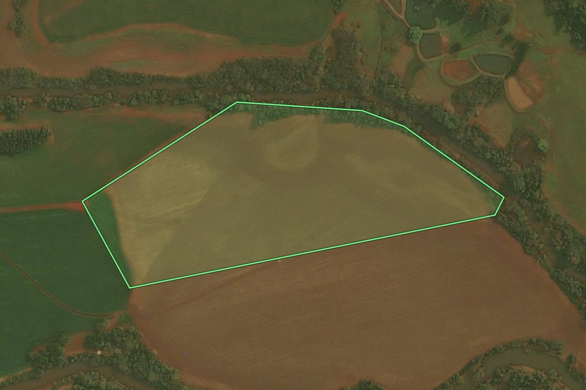 Imagem de satélite do imóvel rural em Boa Vista do Incra (RS), com o contorno declarado no CAR desenhado por cima.