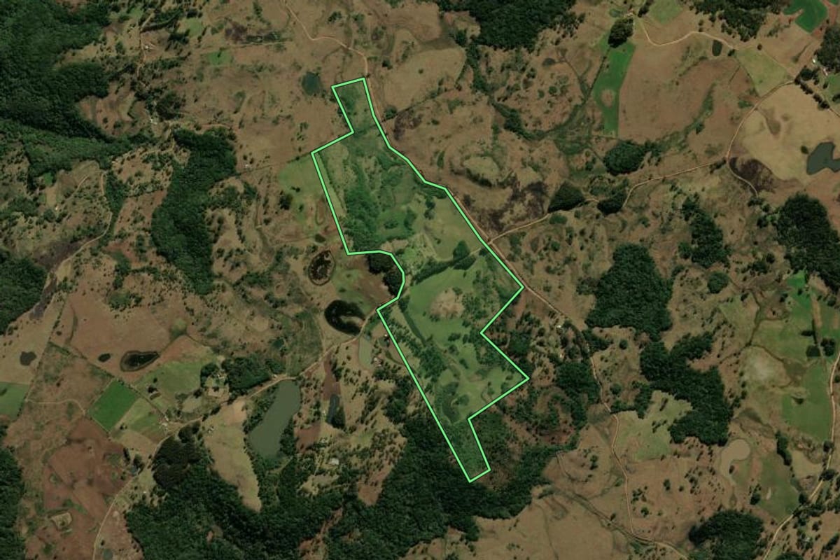 Imagem de satélite do imóvel rural em Bom Jesus (RS), com o contorno declarado no CAR desenhado por cima.
