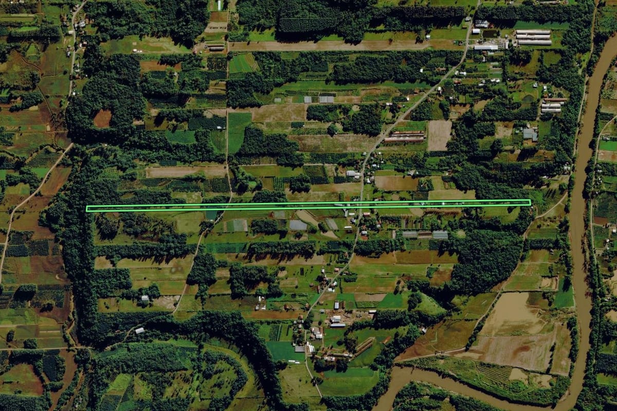 Imagem de satélite do imóvel rural em Bom Princípio (RS), com o contorno declarado no CAR desenhado por cima.