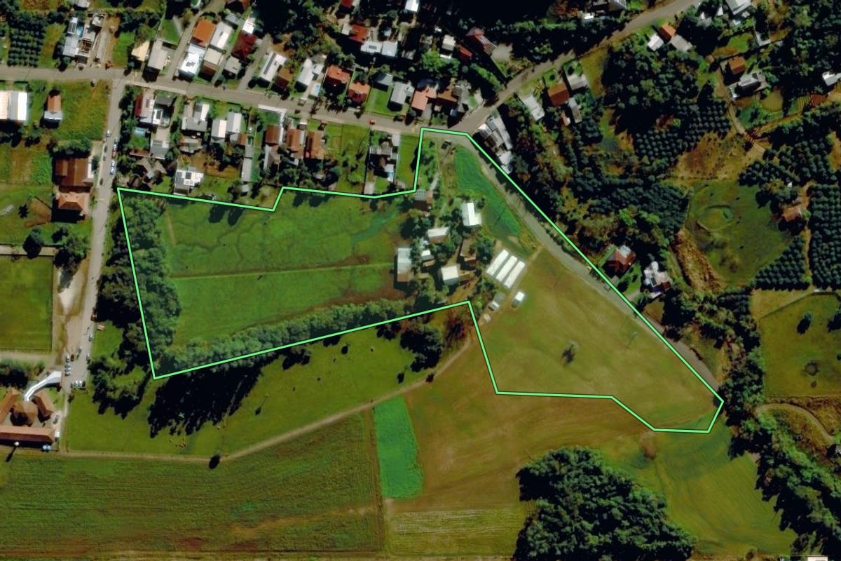 Imagem de satélite do imóvel rural em Bom Princípio (RS), com o contorno declarado no CAR desenhado por cima.