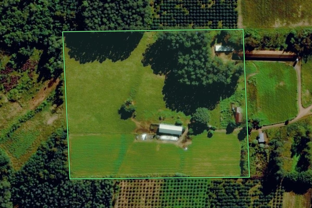 Imagem de satélite do imóvel rural em Bom Princípio (RS), com o contorno declarado no CAR desenhado por cima.