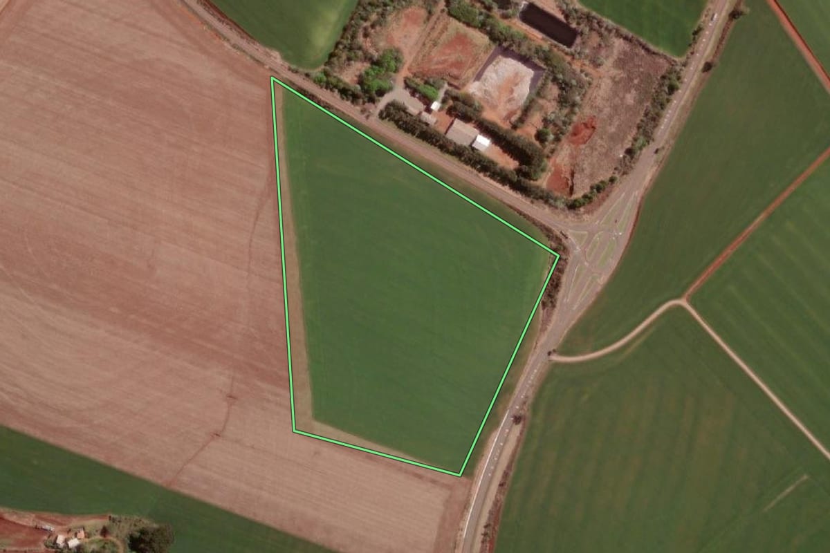Imagem de satélite do imóvel rural em Bom Progresso (RS), com o contorno declarado no CAR desenhado por cima.