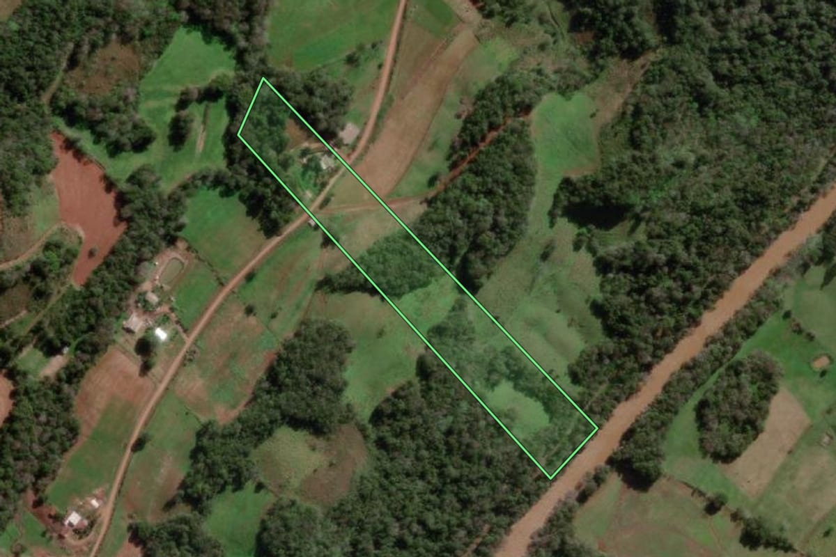 Imagem de satélite do imóvel rural em Bom Progresso (RS), com o contorno declarado no CAR desenhado por cima.