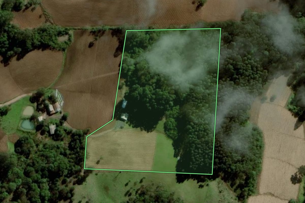 Imagem de satélite do imóvel rural em Boqueirão do Leão (RS), com o contorno declarado no CAR desenhado por cima.