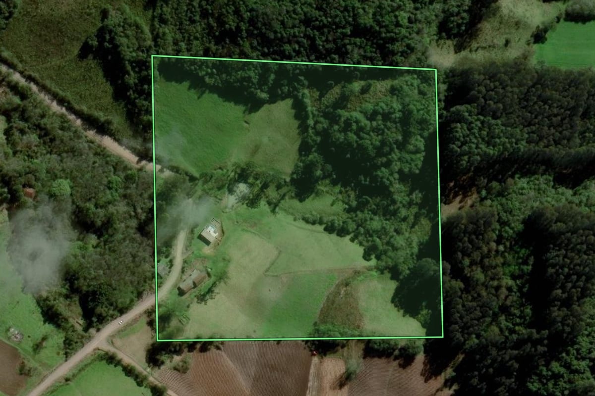 Imagem de satélite do imóvel rural em Boqueirão do Leão (RS), com o contorno declarado no CAR desenhado por cima.