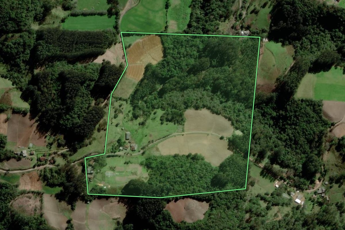 Imagem de satélite do imóvel rural em Boqueirão do Leão (RS), com o contorno declarado no CAR desenhado por cima.