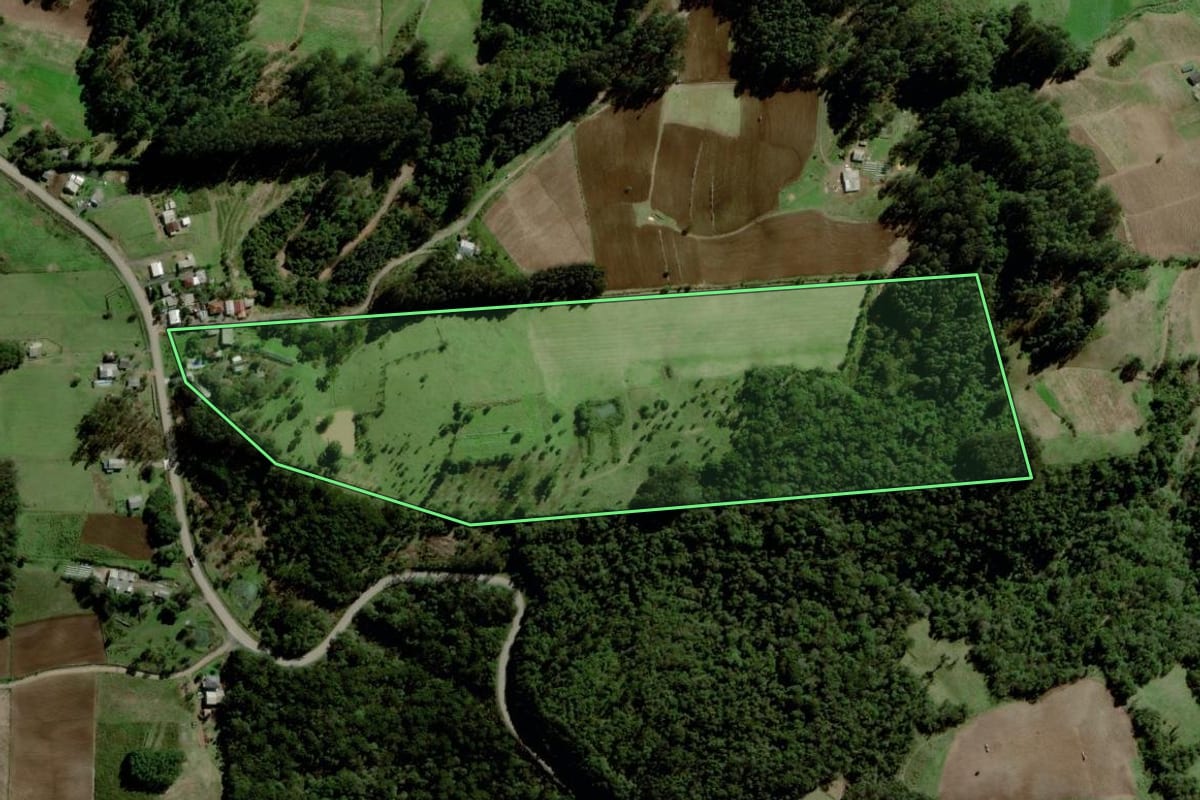 Imagem de satélite do imóvel rural em Boqueirão do Leão (RS), com o contorno declarado no CAR desenhado por cima.