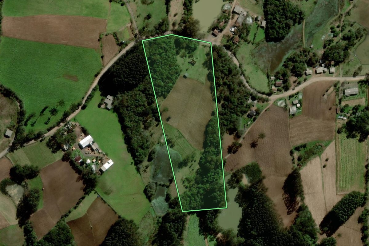 Imagem de satélite do imóvel rural em Boqueirão do Leão (RS), com o contorno declarado no CAR desenhado por cima.