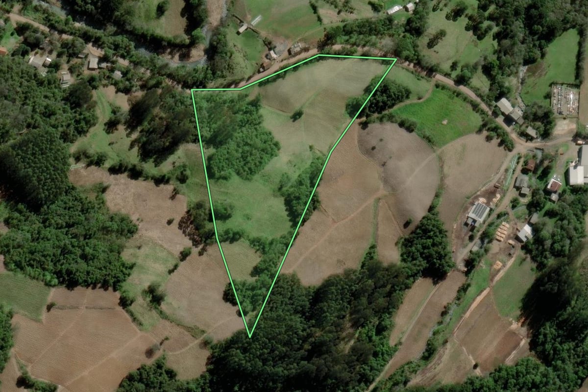 Imagem de satélite do imóvel rural em Boqueirão do Leão (RS), com o contorno declarado no CAR desenhado por cima.