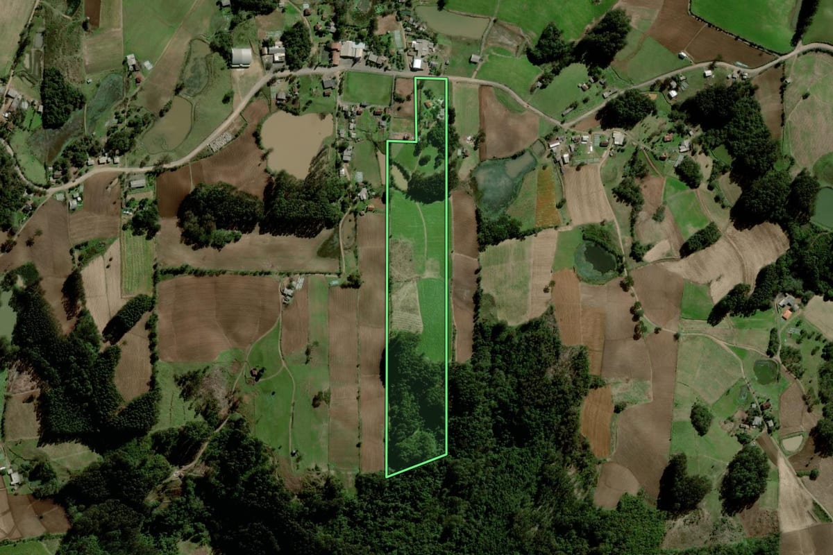 Imagem de satélite do imóvel rural em Boqueirão do Leão (RS), com o contorno declarado no CAR desenhado por cima.