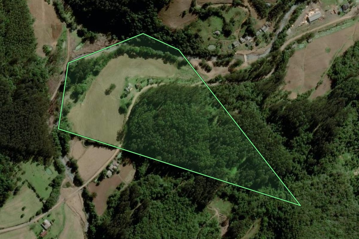 Imagem de satélite do imóvel rural em Boqueirão do Leão (RS), com o contorno declarado no CAR desenhado por cima.