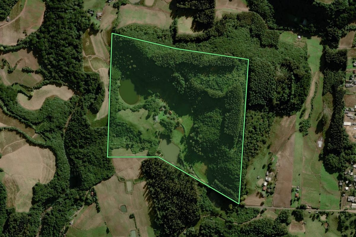 Imagem de satélite do imóvel rural em Boqueirão do Leão (RS), com o contorno declarado no CAR desenhado por cima.