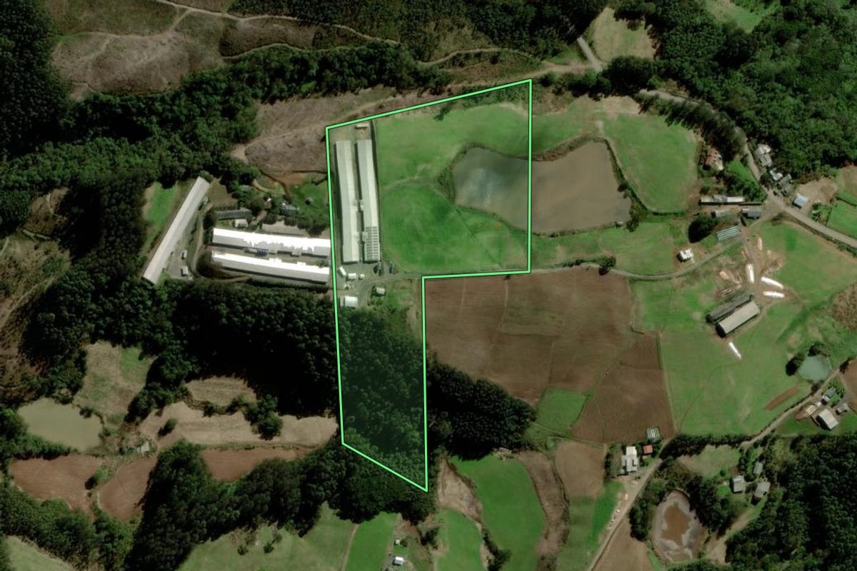 Imagem de satélite do imóvel rural em Boqueirão do Leão (RS), com o contorno declarado no CAR desenhado por cima.