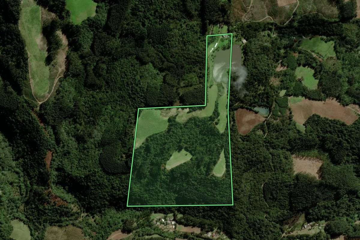 Imagem de satélite do imóvel rural em Boqueirão do Leão (RS), com o contorno declarado no CAR desenhado por cima.