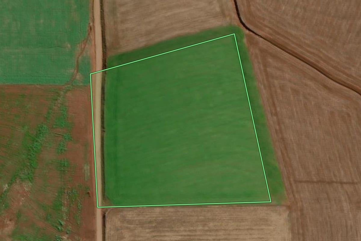 Imagem de satélite do imóvel rural em Bozano (RS), com o contorno declarado no CAR desenhado por cima.